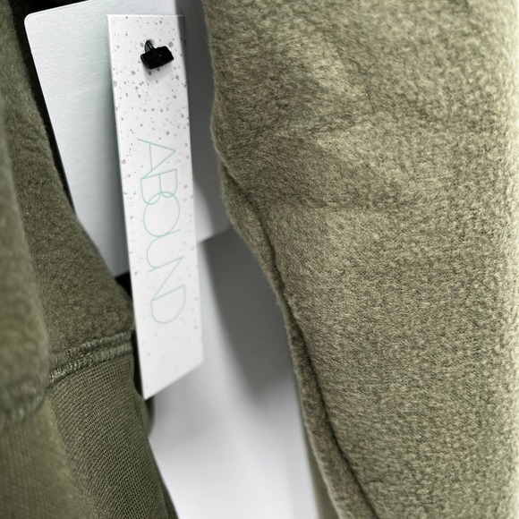 Abound Olive Night Mock Neck Long Sleeve Cropped Fleece Pullover Size Medium New - Picture 5 of 6